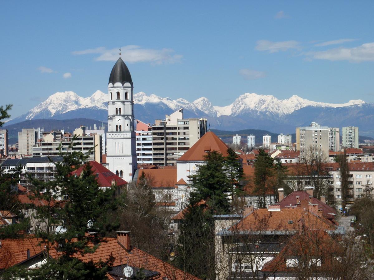 Saint Ignatius Retreat House Bed & Breakfast Ljubljana Exterior photo